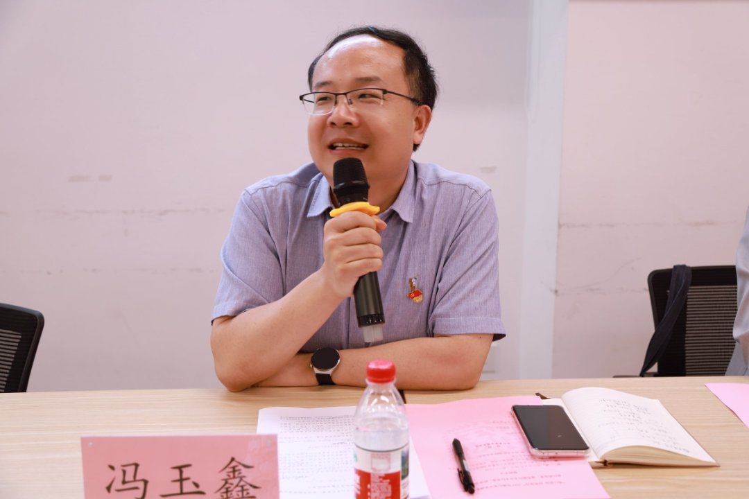 “笃行致远经世济民”2025年庙行奖学金颁奖仪式暨庙行镇党委、浦发银行宝山支行党委、经济学院党委联组学习顺遂举行-CA88
